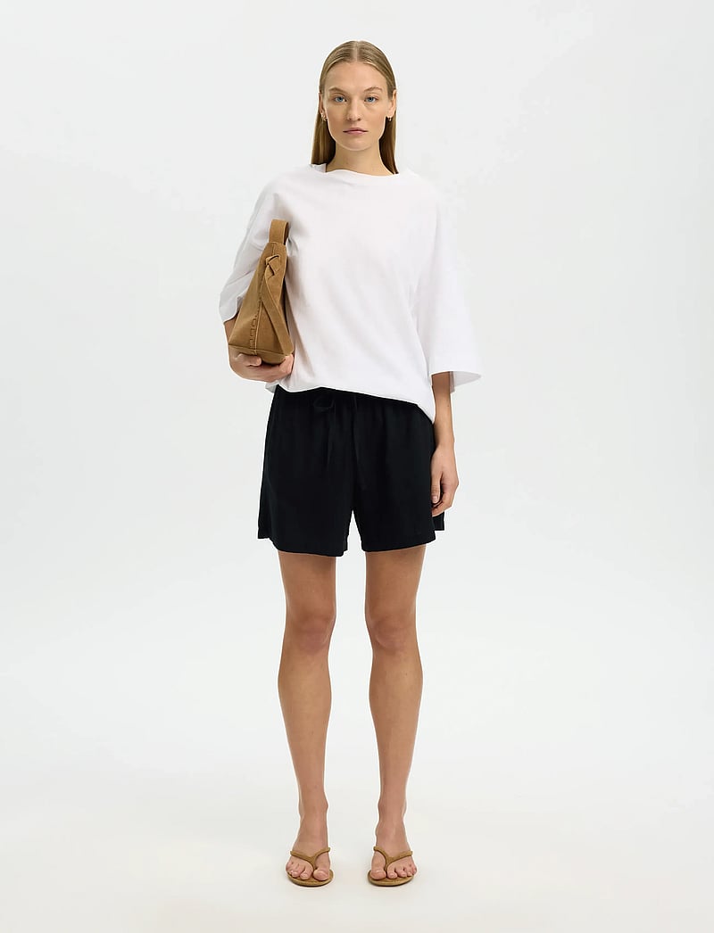 Selected - SLWLUISA-LINNIE LINEN BLEND SHORTS NOOS - leinen-shorts - black - 5