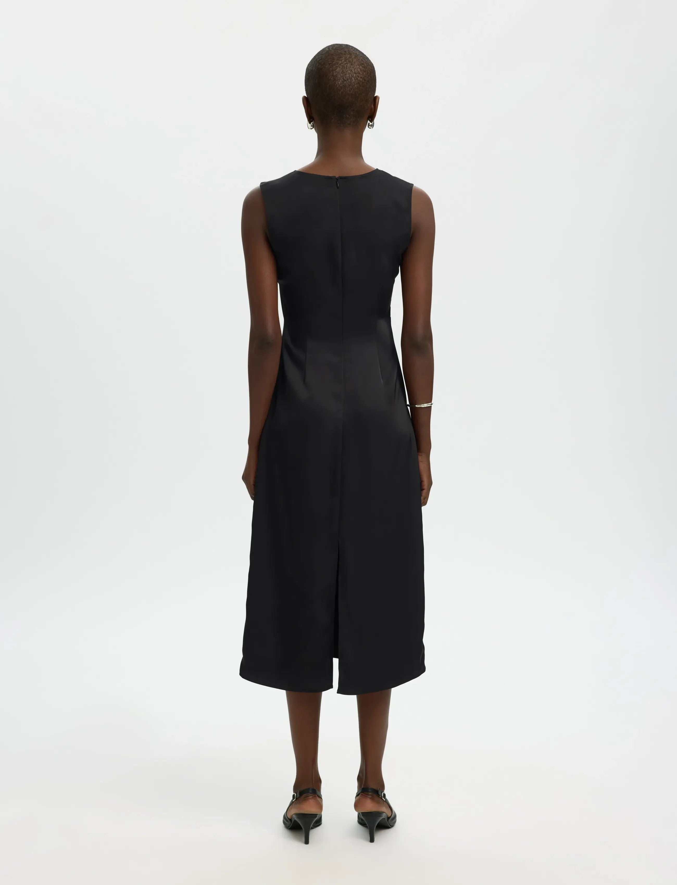 Selected - SLFCHLOE SLIM SL O-NECK MIDI DRESS NOOS - cocktail dresses - black - 2