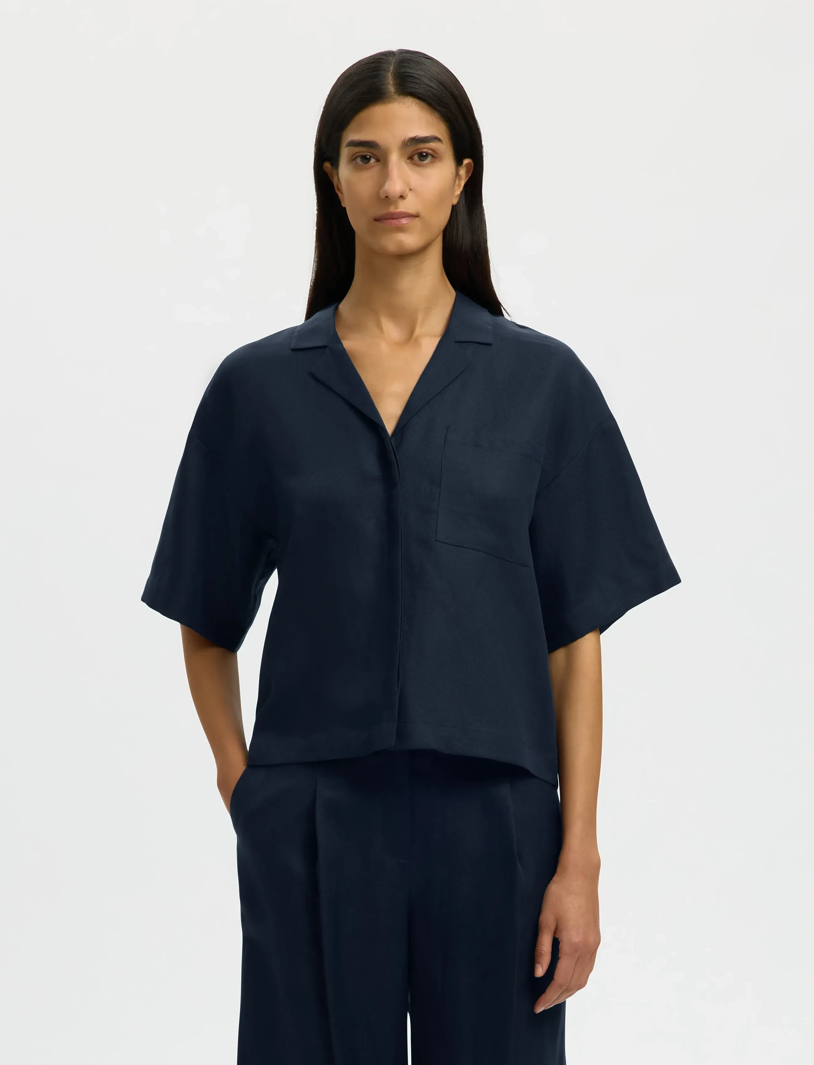 Selected SLFLYRA 2/4 BOXY LINEN BLEND SHIRT NOOS - Bluser & Skjorter - DARK SAPPHIRE / navy