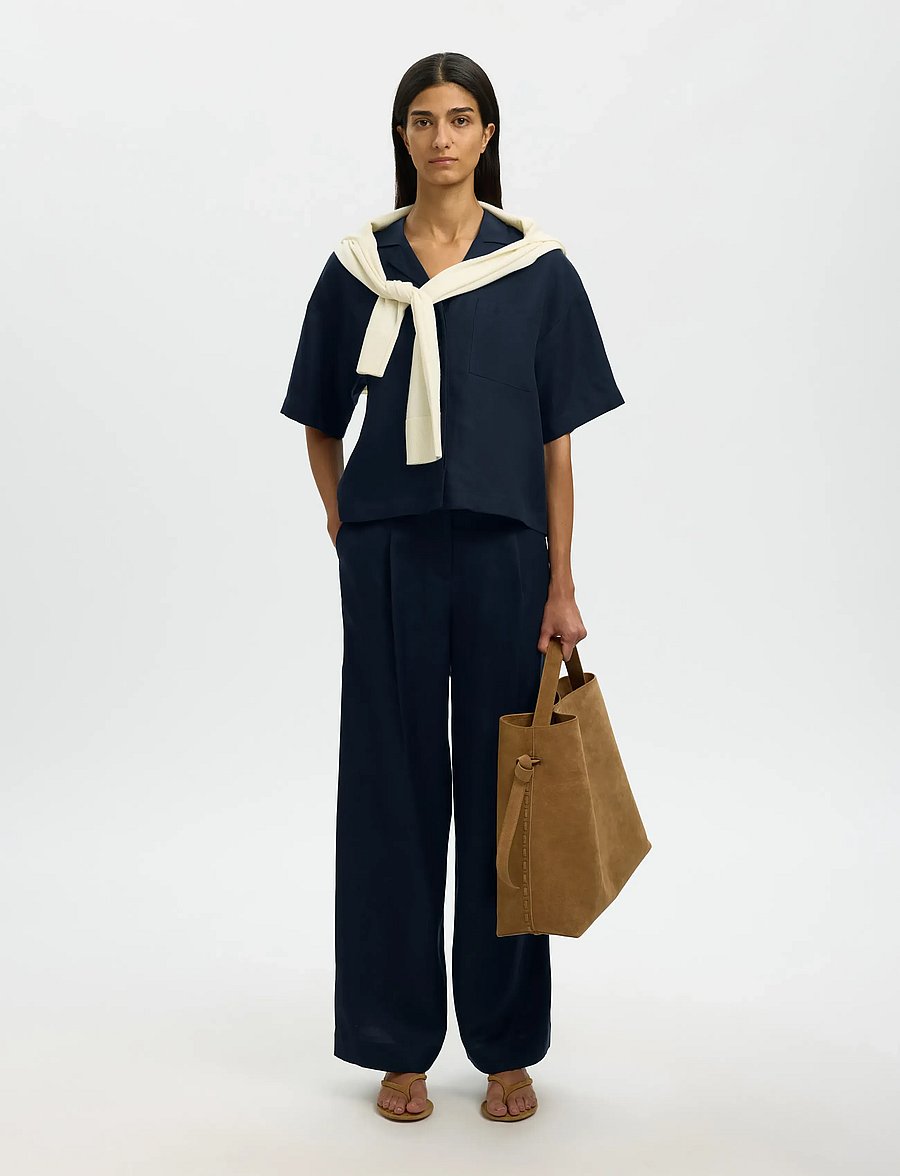Selected - SLFLYRA 2/4 BOXY LINEN BLEND SHIRT NOOS - kurzärmlige hemden - dark sapphire - 4