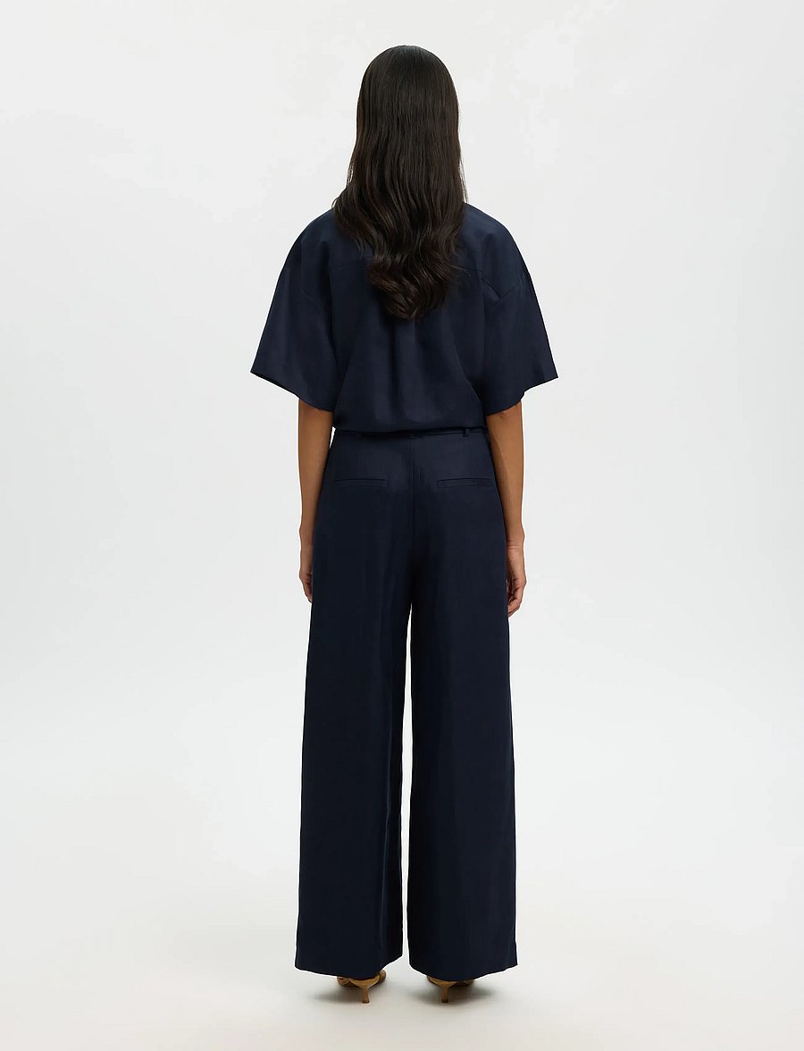 Selected - SLFLYRA HW WIDE LINEN BLEND PANT NOOS - bukser med brede ben - dark sapphire - 2