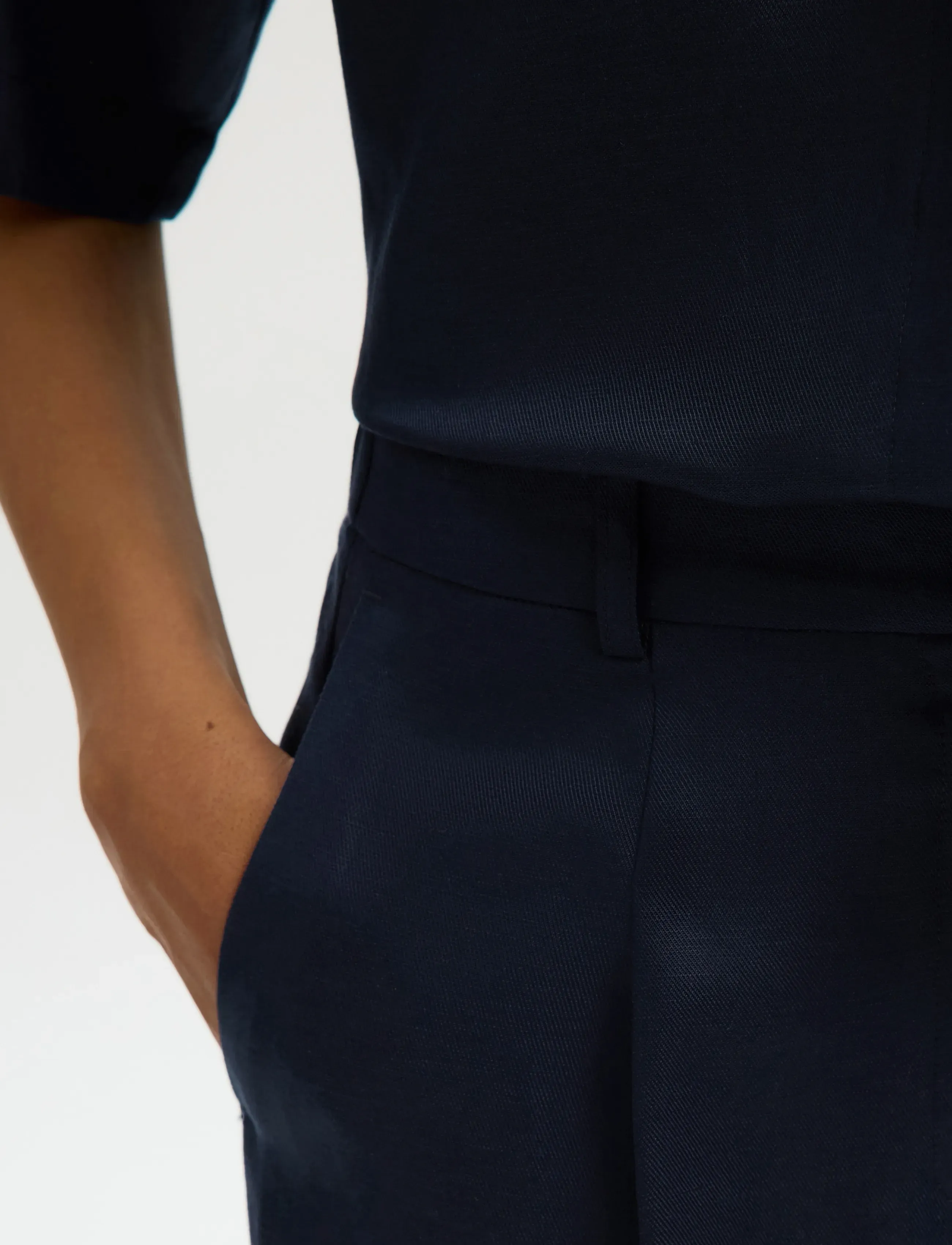 Selected - SLFLYRA HW WIDE LINEN BLEND PANT NOOS - bukser med brede ben - dark sapphire - 5