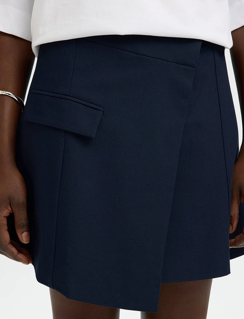 Selected - SLFTORA HW SHORT ASYMETRIC SKIRT B - wickelröcke - dark sapphire - 4