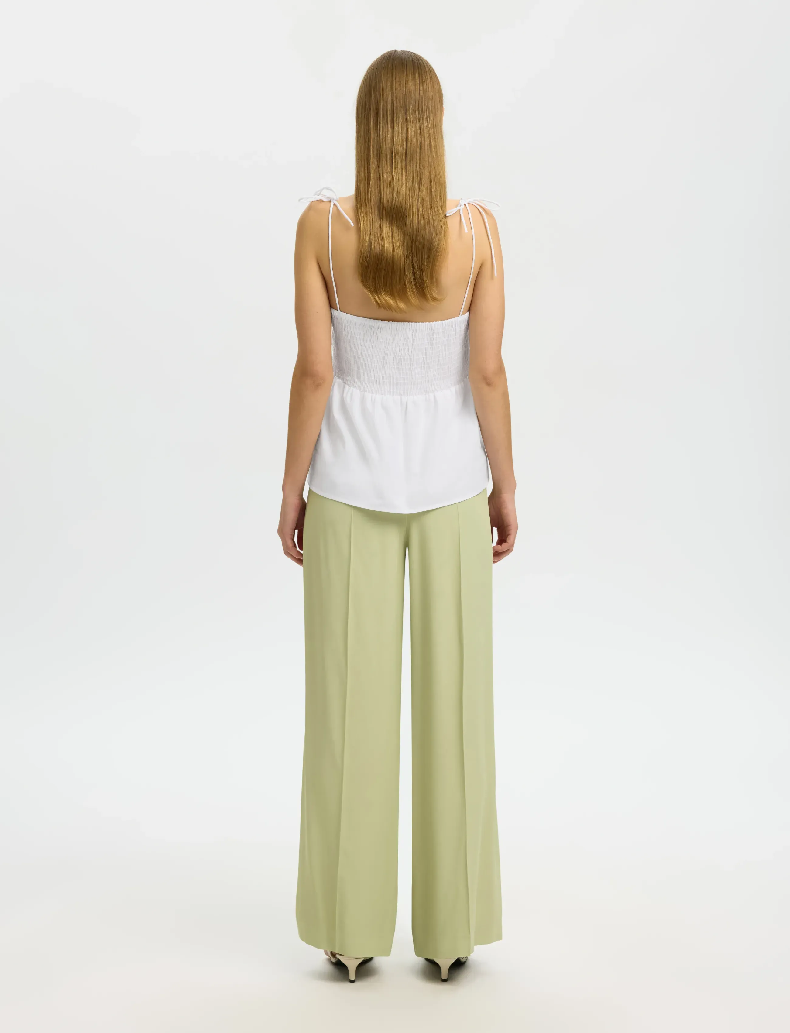 Selected - SLFDELIA STRAP TOP B - varrukateta pluusid - bright white - 2