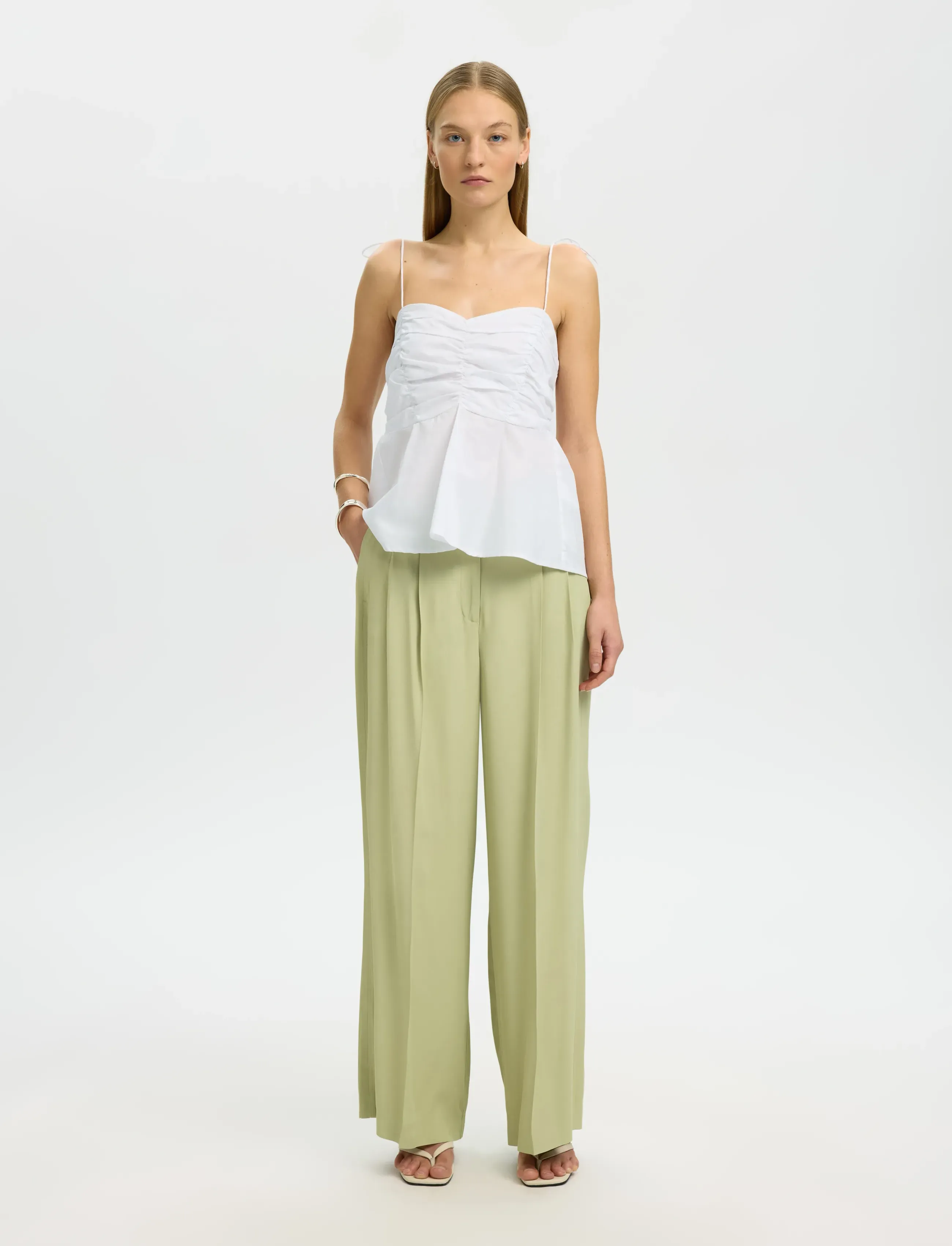 Selected - SLFDELIA STRAP TOP B - varrukateta pluusid - bright white - 5