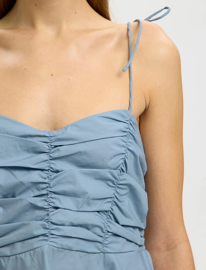 Selected - SLFDELIA STRAP TOP B - Ærmeløse bluser - dusty blue - 4