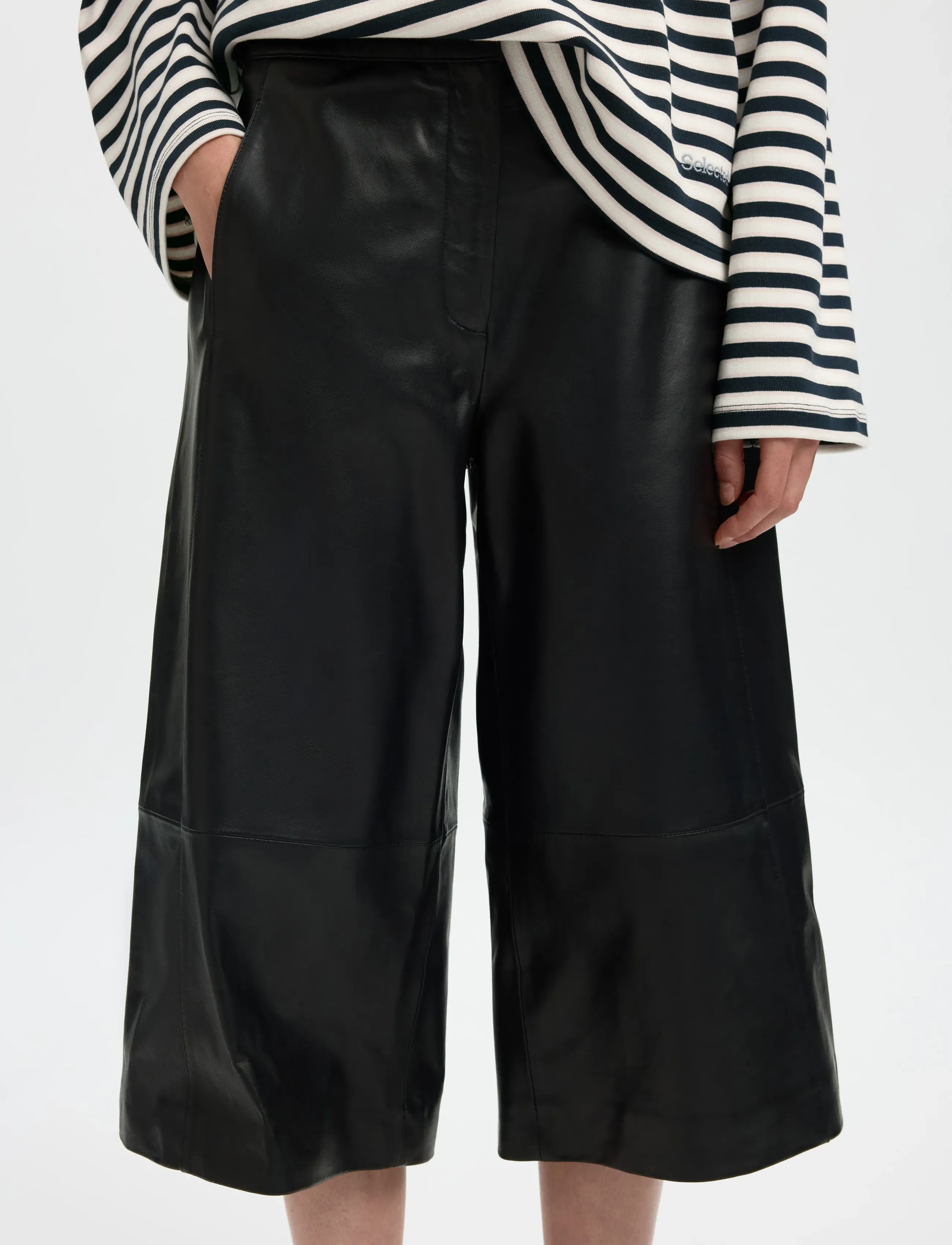Selected - SLFGIGI HW LEATHER CULOTTES - culottes - black - 4