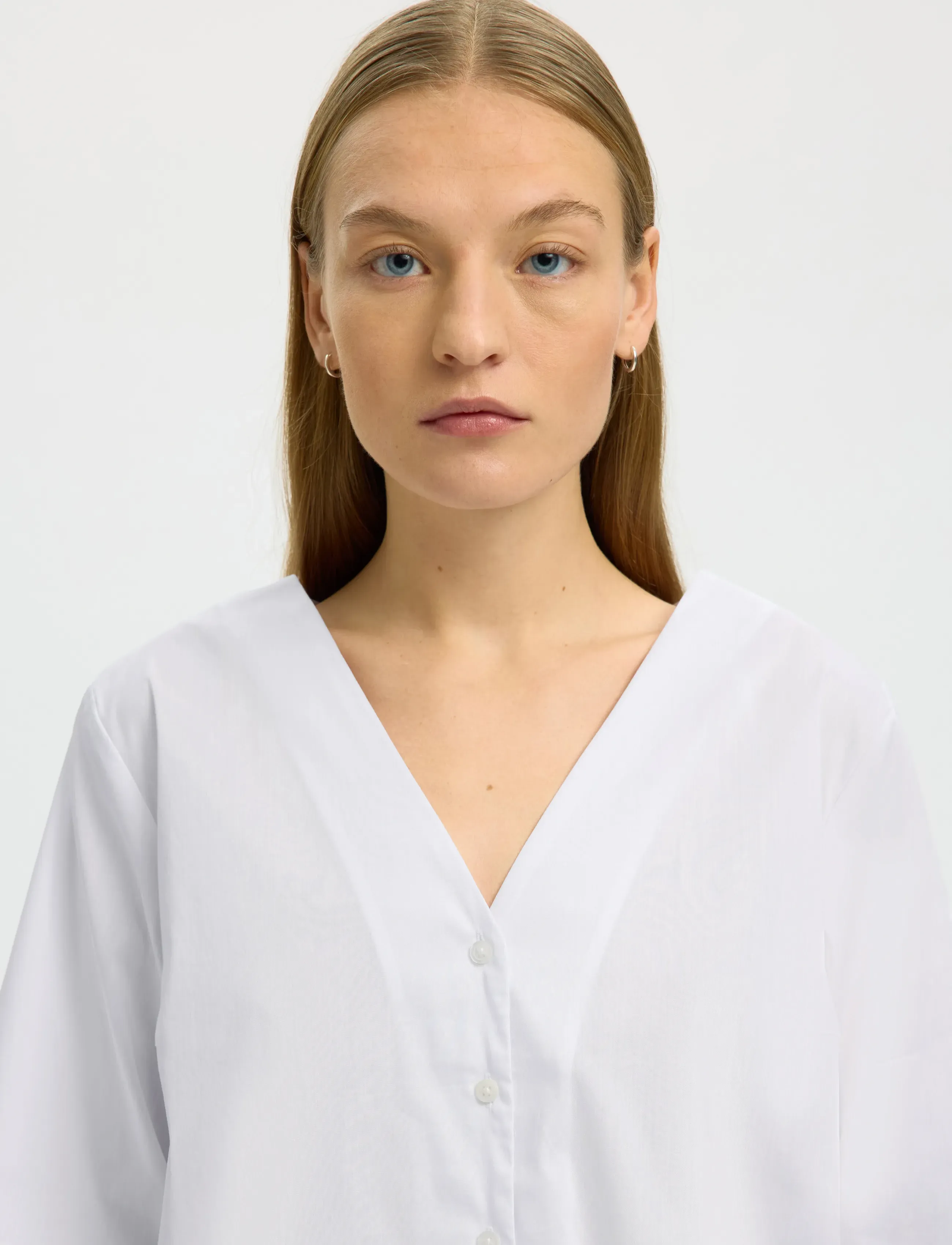 Selected - SLFBEA 3/4 V NECK SHIRT B - pikkade varrukatega särgid - bright white - 4