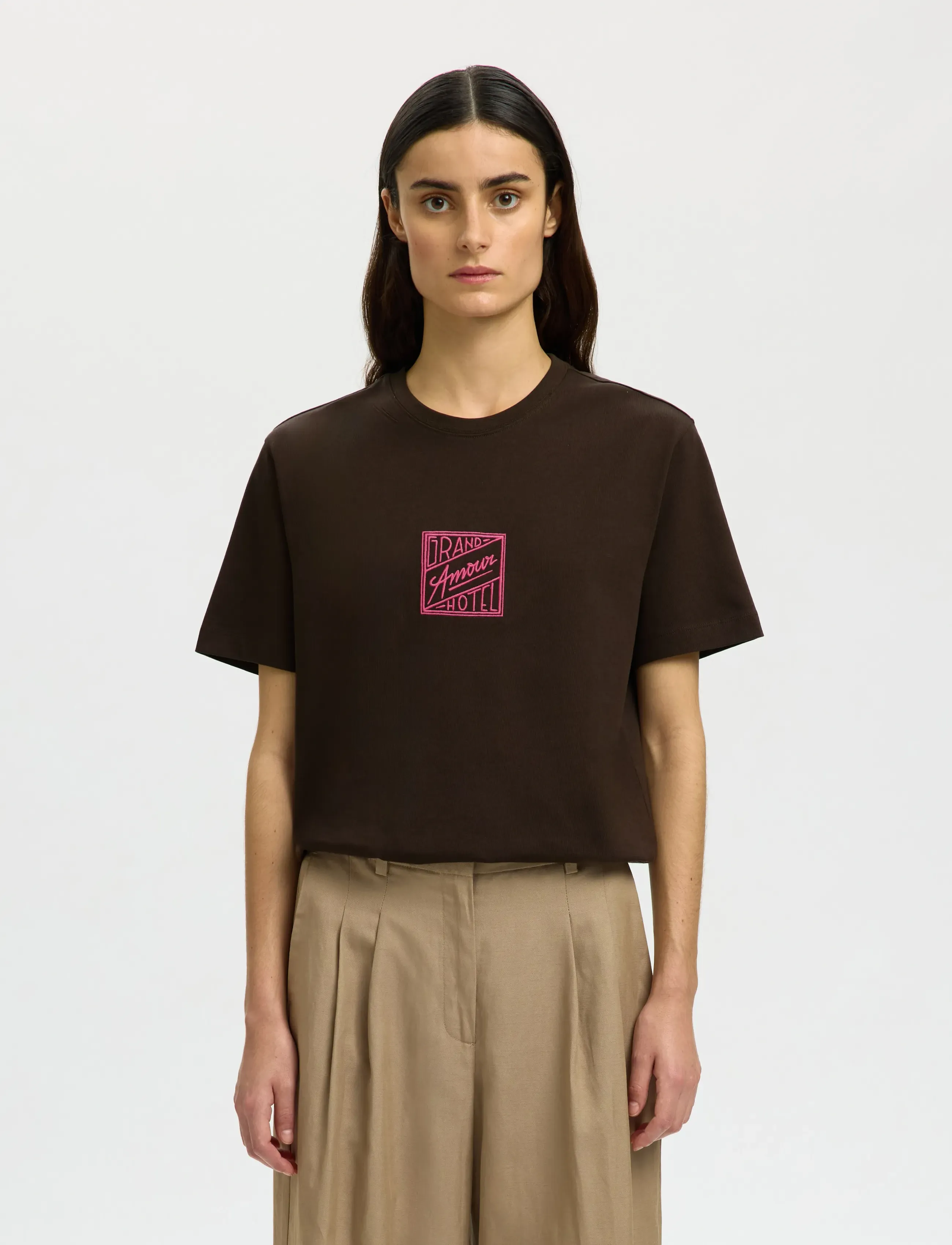 Selected SLFRELAXED BROOK SS HOTEL AMOUR TEE - T-särgid ja alussärgid - DELICIOSO / black