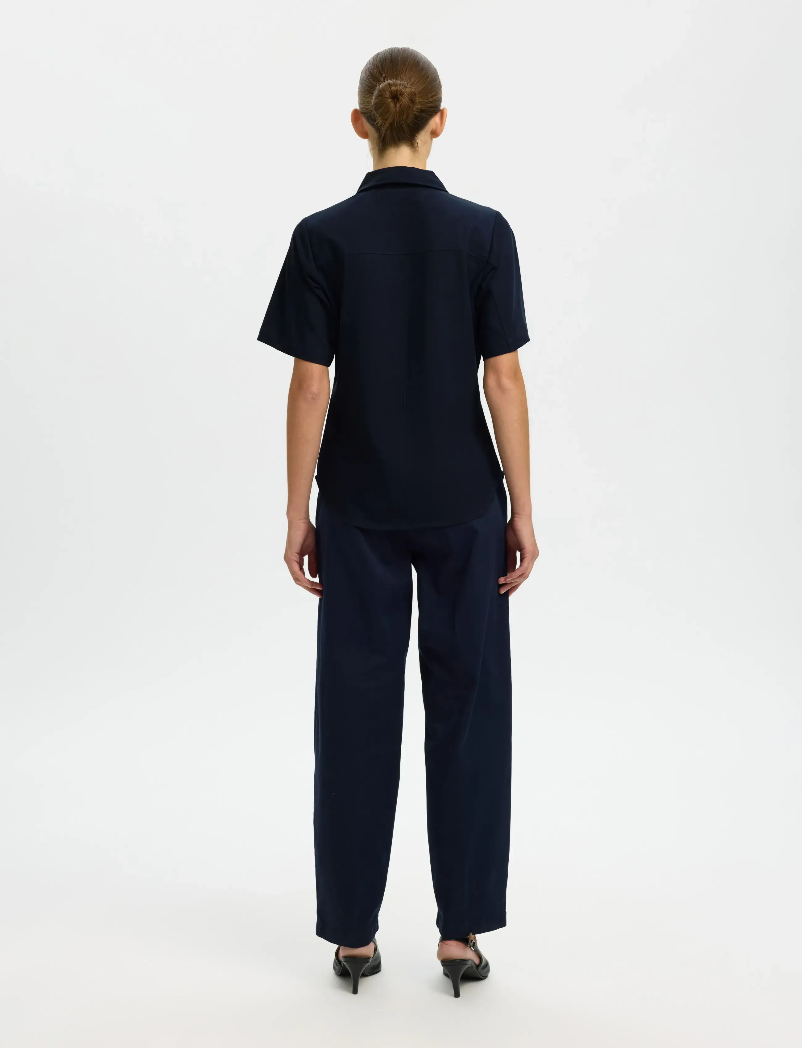 Selected - SLFTORA SLIM SS ZIP SHIRT B - short-sleeved shirts - dark sapphire - 2