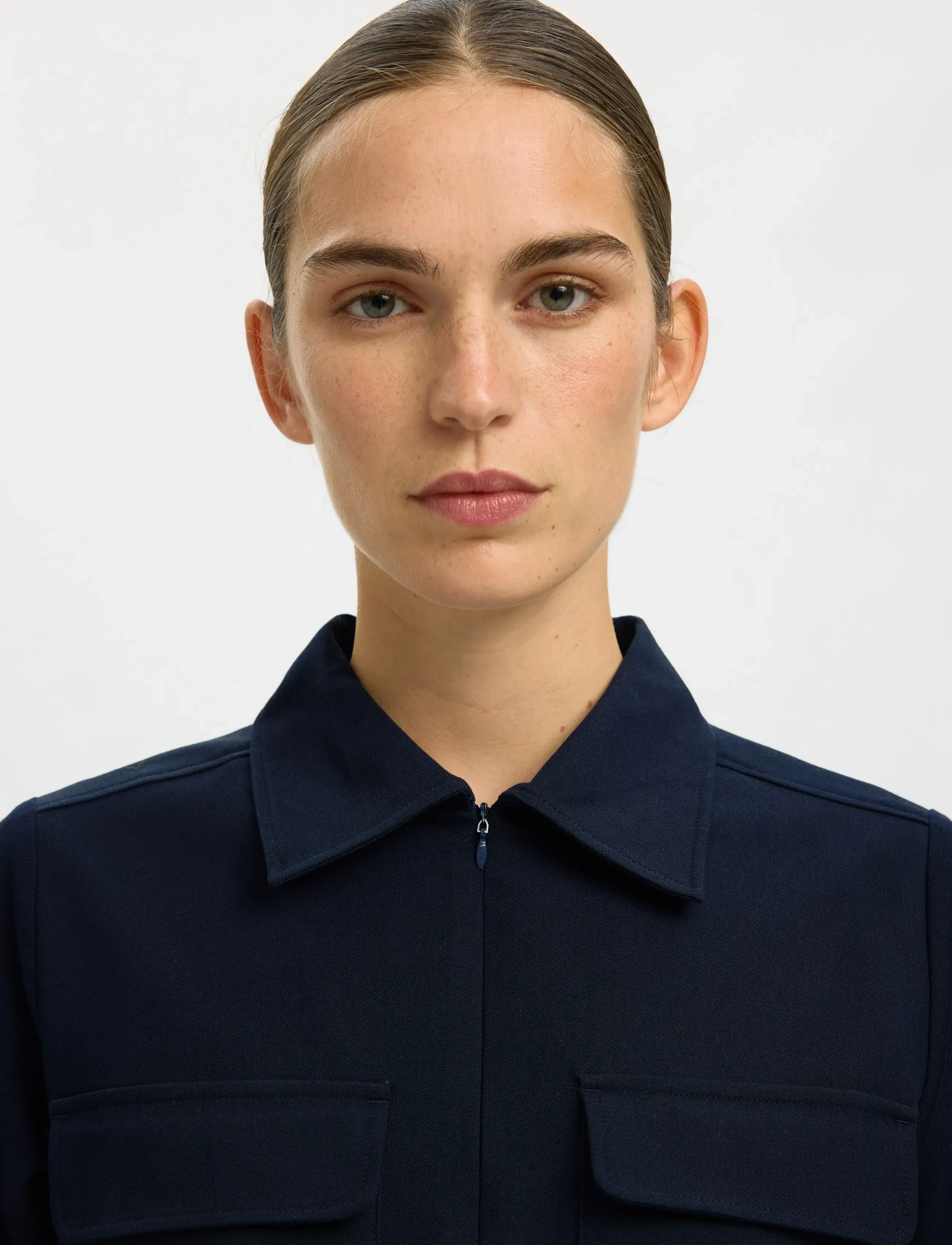 Selected - SLFTORA SLIM SS ZIP SHIRT B - short-sleeved shirts - dark sapphire - 4
