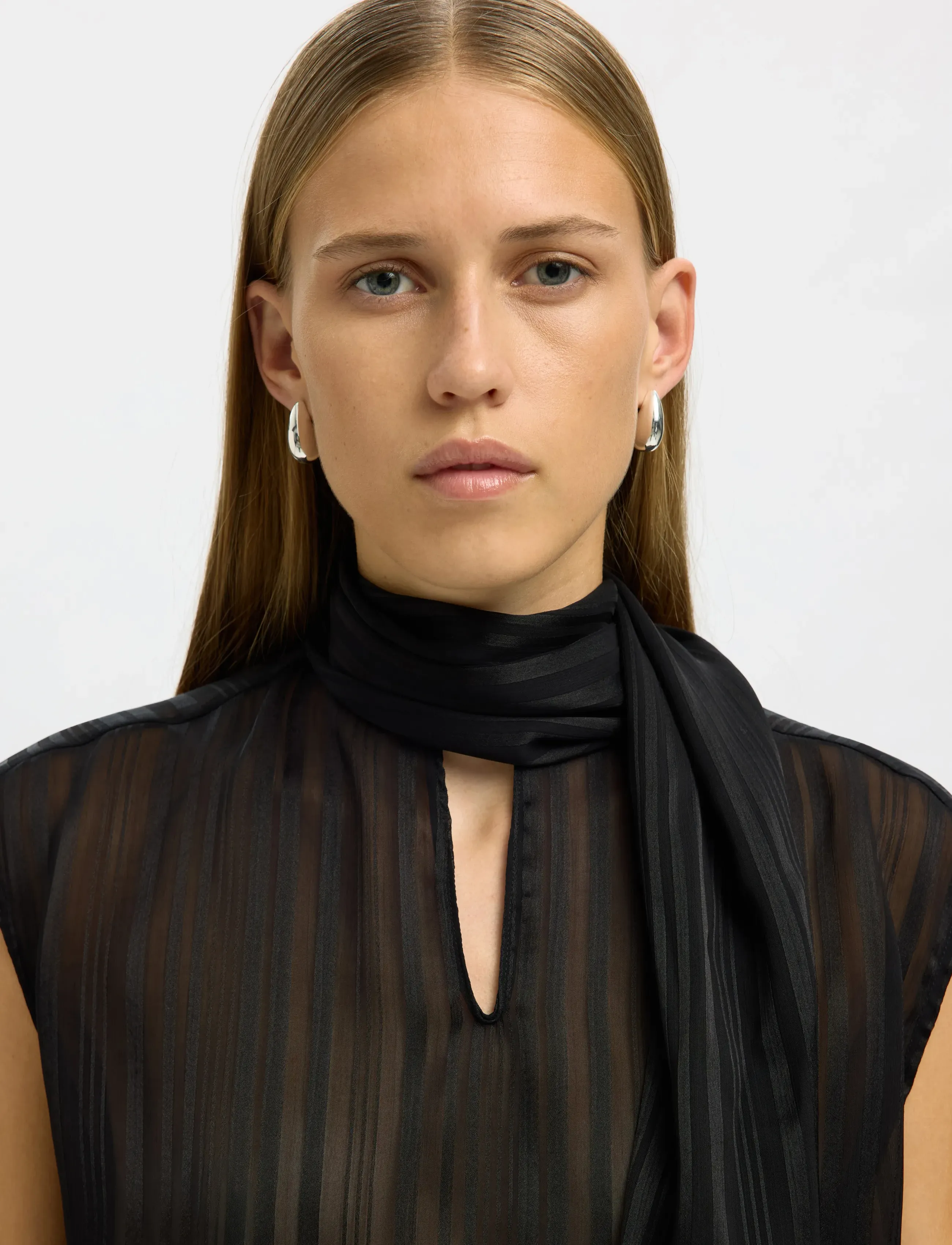 Selected - SLFMARGRETHE SL TIE TOP EX - black - 4