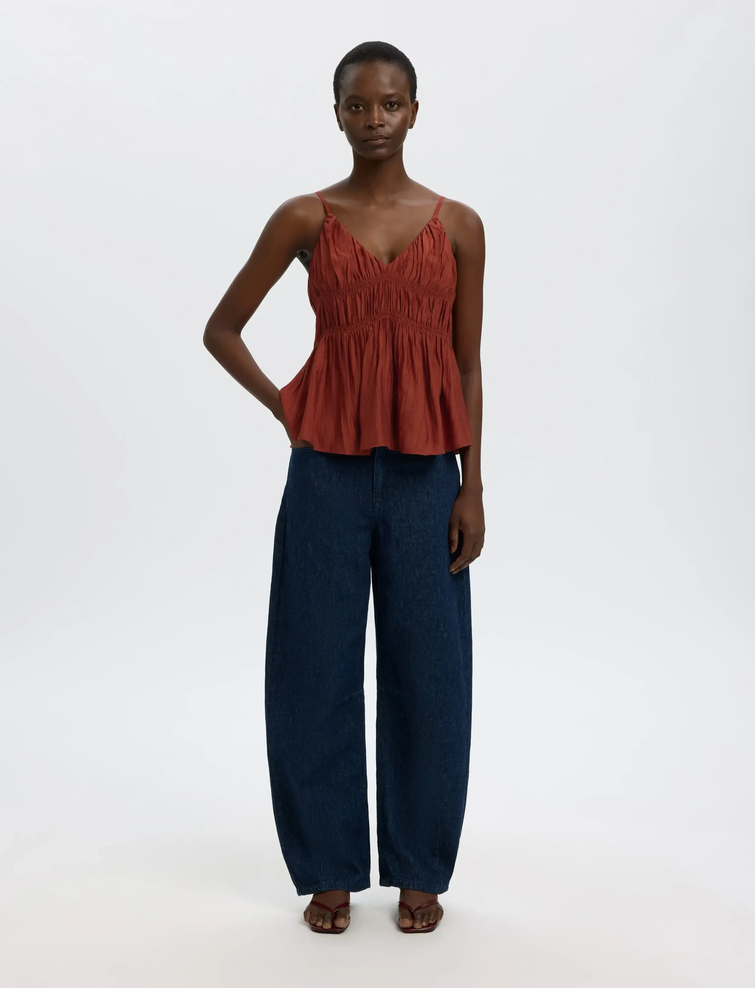 Selected - SLFJACKIE STRAP TOP B - blouses sans manches - cherry mahogany - 5