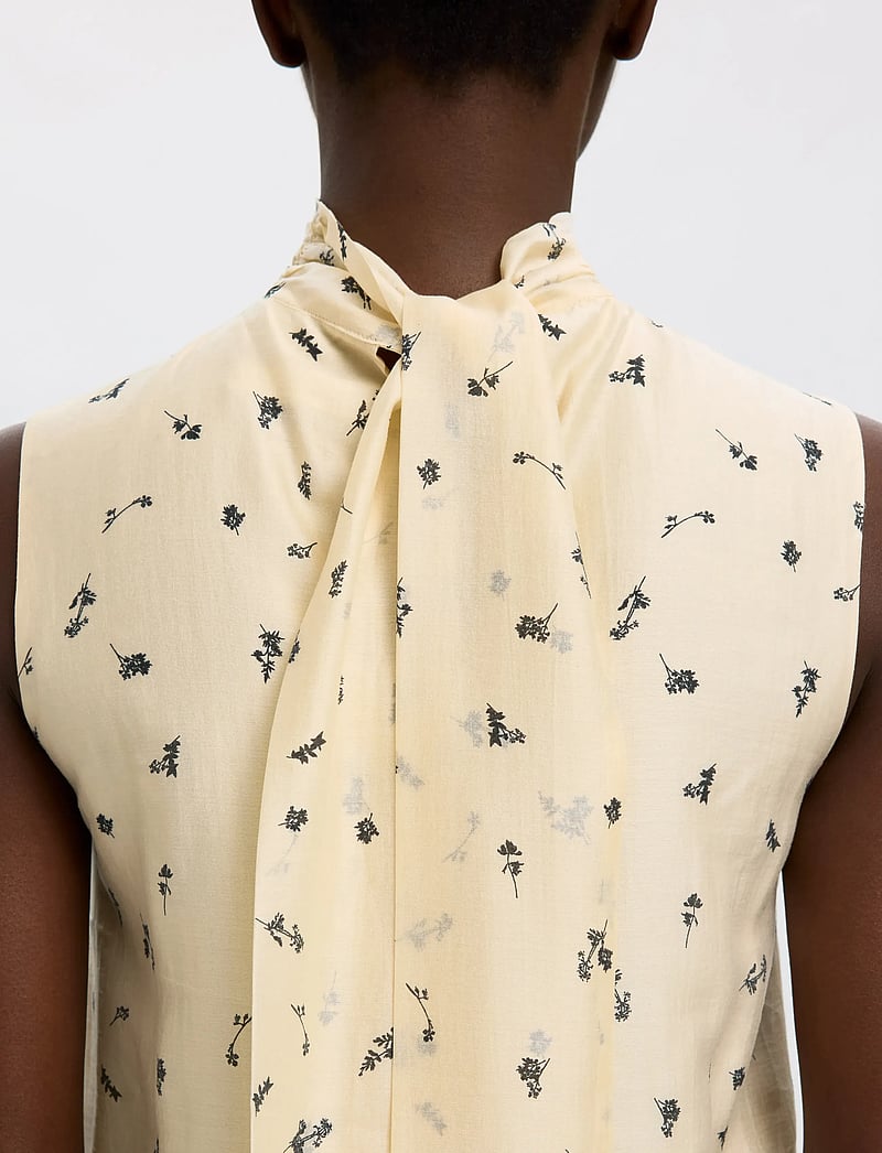 Selected - SLFIRIS SL TIE TOP B - varrukateta pluusid - angora - 5