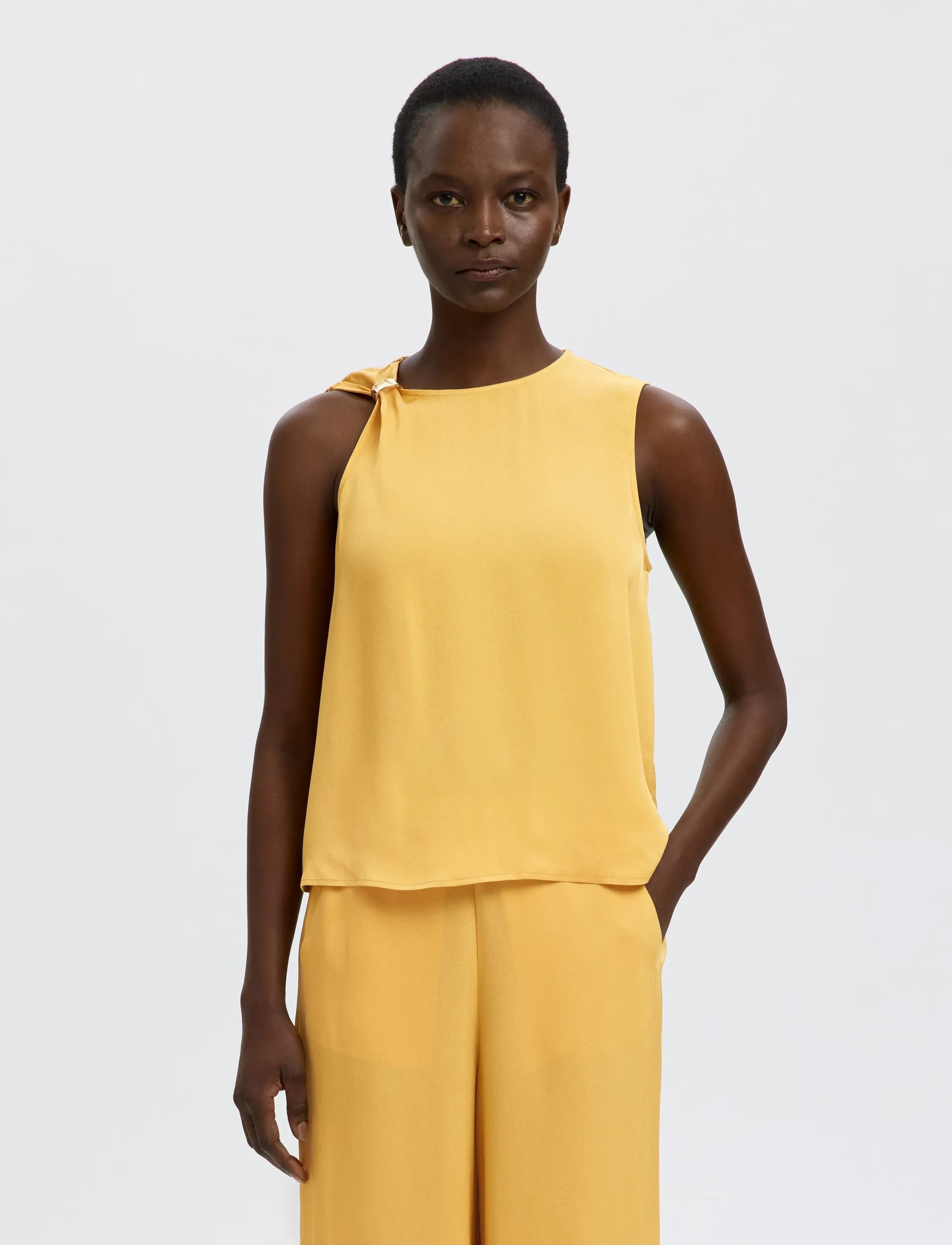 Selected SLFLAURA SL TRIM TOP B - Linnen - OCHRE / yellow