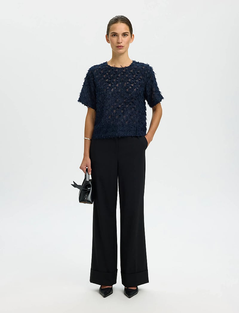 Selected - SLFMARION SS O-NECK TOP EX - kurzämlige blusen - dark sapphire - 4