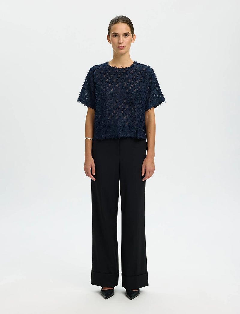 Selected - SLFMARION SS O-NECK TOP EX - kurzämlige blusen - dark sapphire - 5