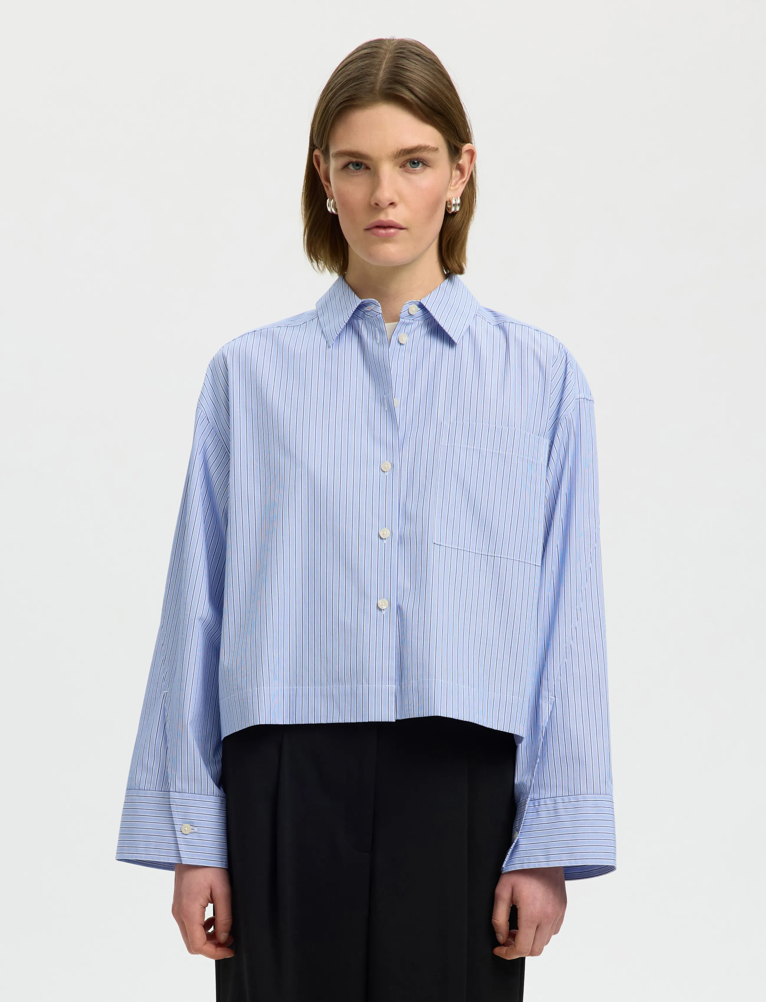 Selected SLWDANNIE LS CROPPED BOXY SHIRT NOOS - Langærmede skjorter - DARK SAPPHIRE / blue