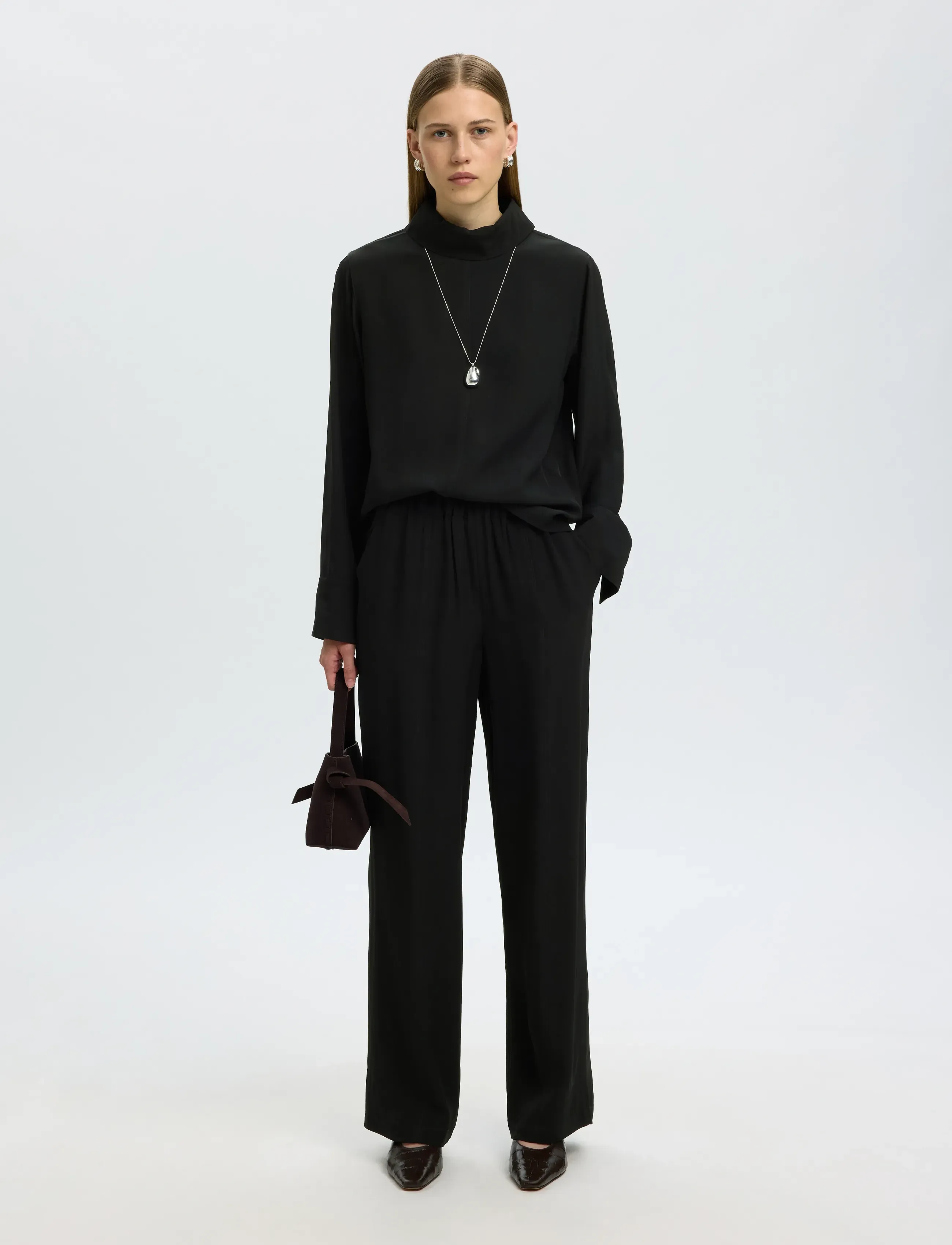 Selected - SLWSOLER MW LONG PANT - straight leg trousers - black - 5