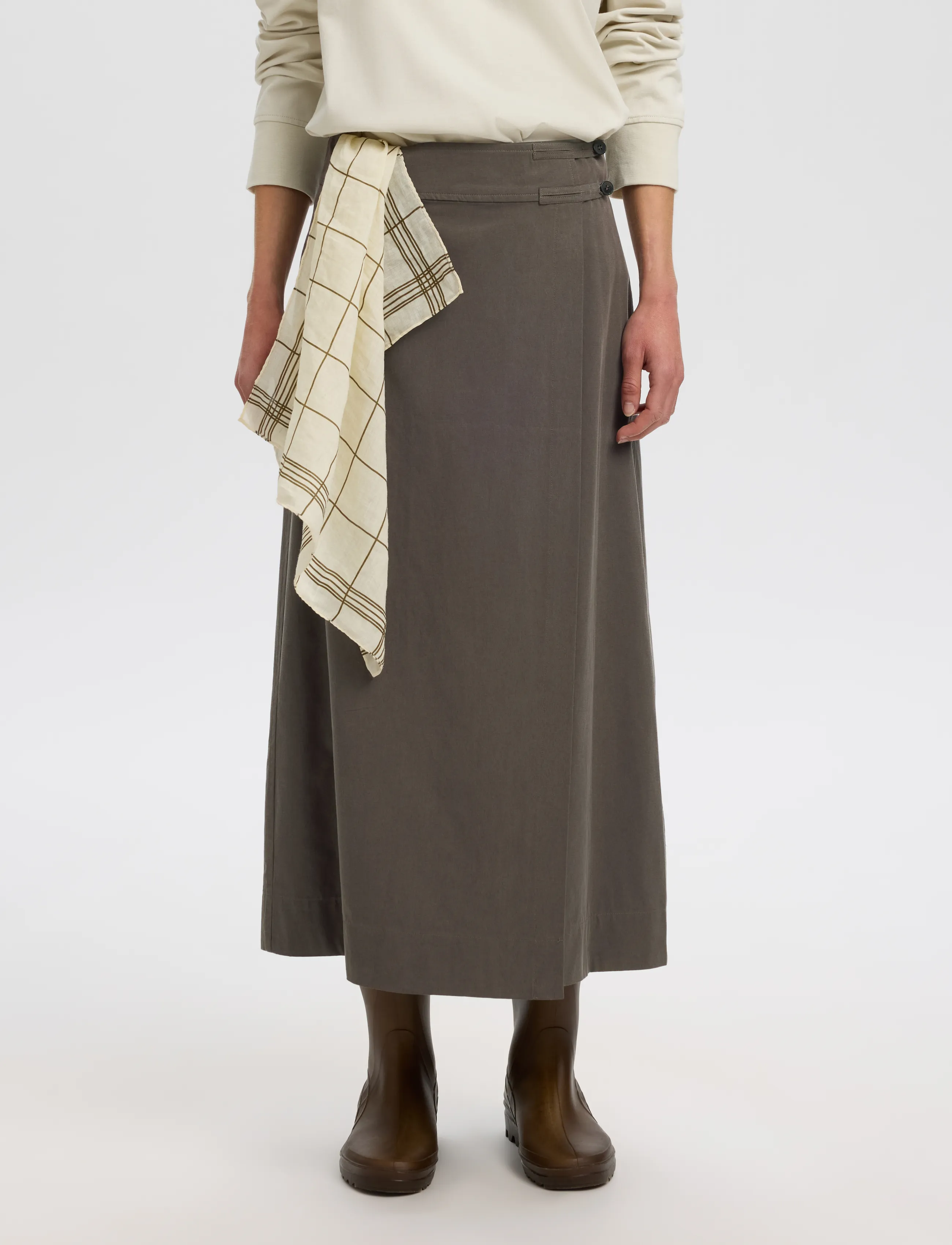 Selected SLWTALIA HW ANKLE WRAP SKIRT DOMESTIC - Maxi skirts - TURKISH COFFEE / brown
