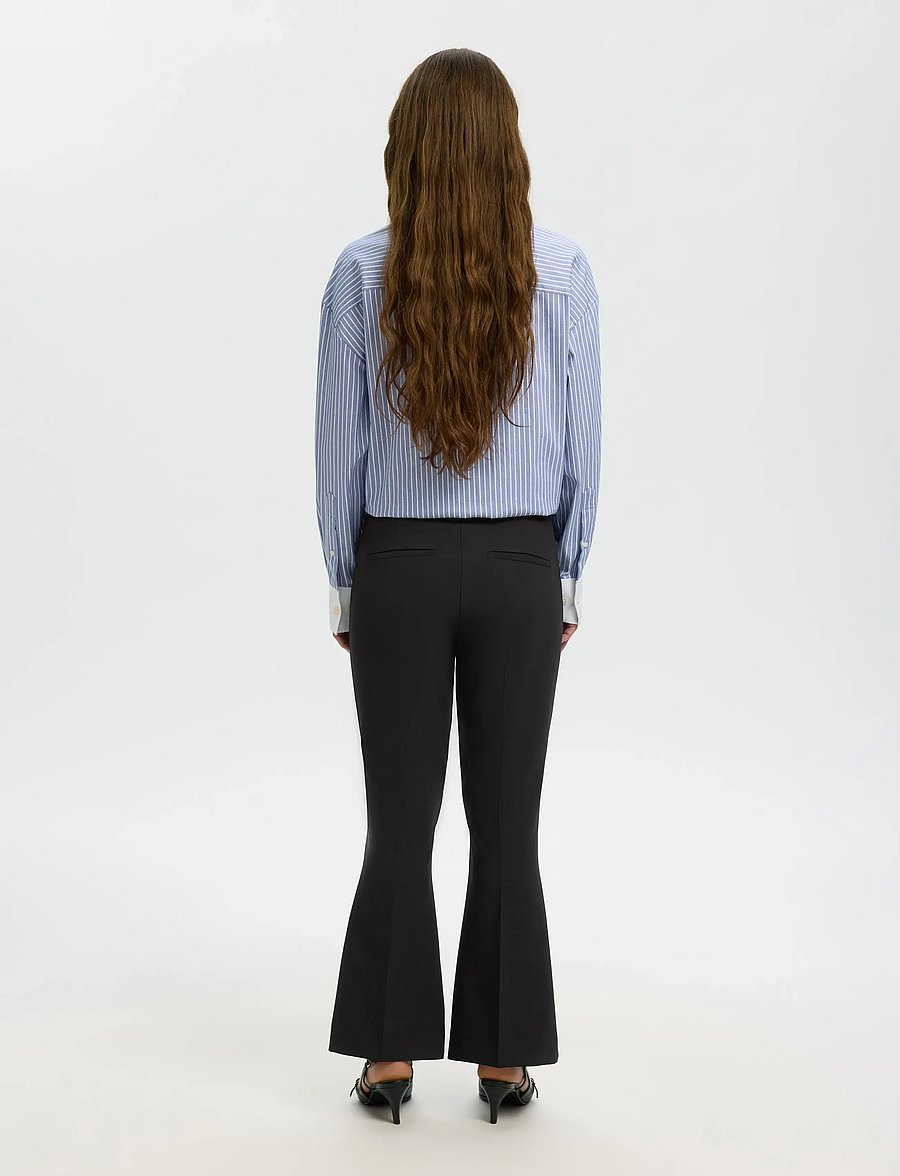 Selected - SLFSLIM RITA KICK FLARED CROPPED MW PANT - schlaghosen - black - 2