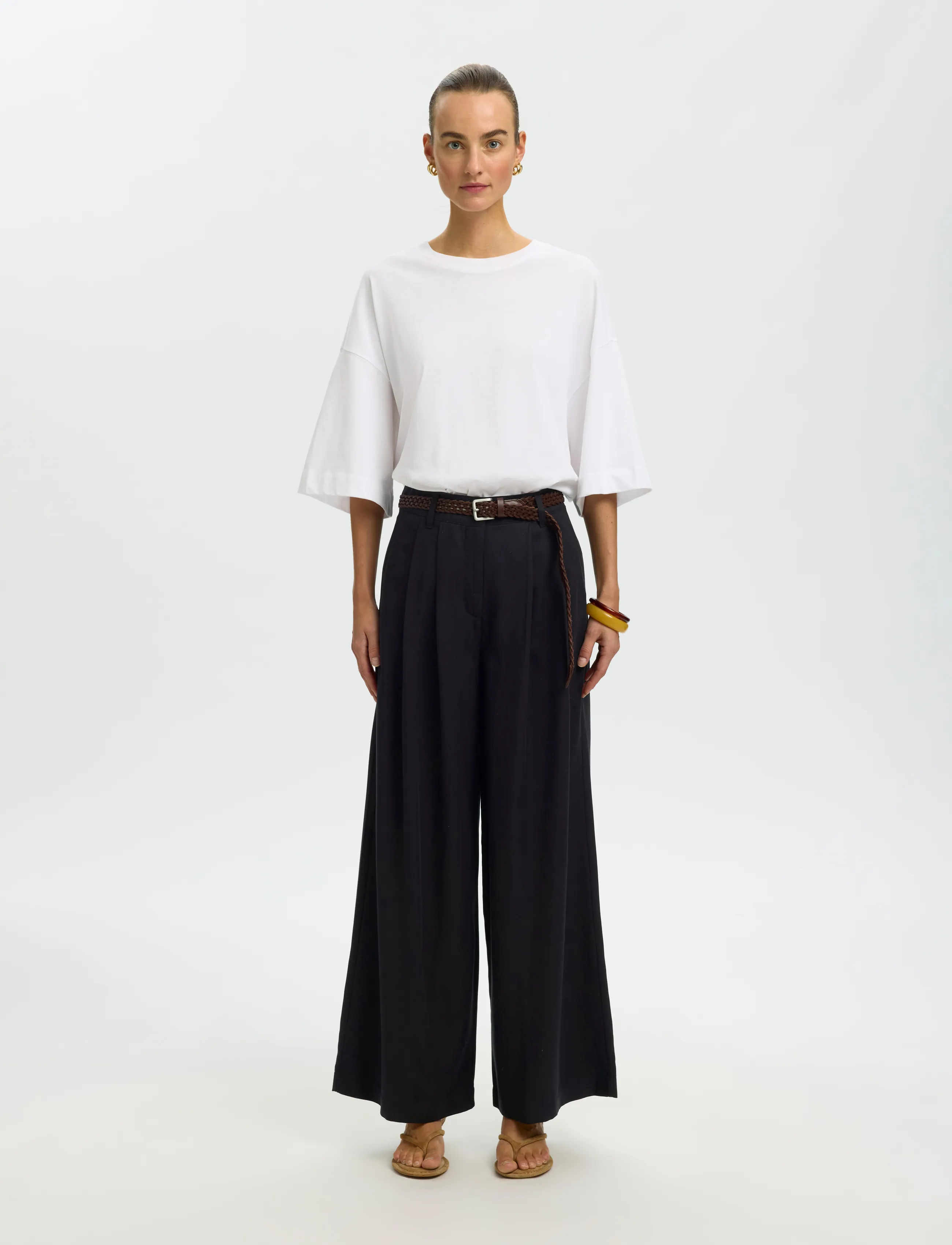 Selected - SLWNATUK-JANNA HW PLEATED PANT - wide leg trousers - black - 3