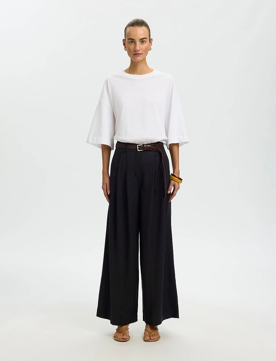 Selected - SLWNATUK-JANNA HW PLEATED PANT - hosen mit weitem bein - black - 3