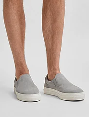 Selected Homme - SLHDAVID CHUNKY SUEDE SLIPON - slip-on schoenen - grey - 5
