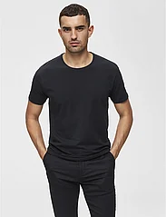 Selected Homme - SLHNEWPIMA SS O-NECK TEE B - lowest prices - black - 2