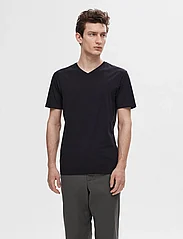 Selected Homme - SLHNEWPIMA SS V-NECK TEE NOOS - koszulki z dekoltem w serek - black - 0