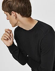 Selected Homme - SLHBERG CREW NECK NOOS - basic knitwear - black - 6