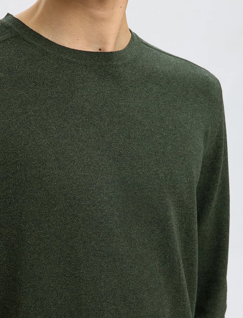 Selected - SLMBERG CREW NECK NOOS - rundhalsad - forest night - 3