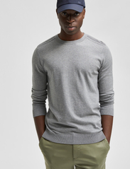 Selected Homme - SLHBERG CREW NECK NOOS - perusneuleet - medium grey melange - 6