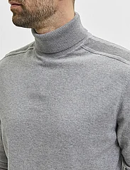 Selected Homme - SLHBERG ROLL NECK B - laveste priser - medium grey melange - 6