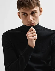 Selected Homme - SLHBERG HALF ZIP CARDIGAN NOOS - džemperiai su trumpu užtrauktuku - black - 5