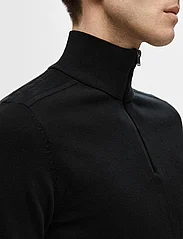 Selected Homme - SLHBERG HALF ZIP CARDIGAN NOOS - trøjer med lynlås - black - 6