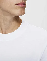Selected Homme - SLHCOLMAN SS O-NECK TEE NOOS - lowest prices - bright white - 6
