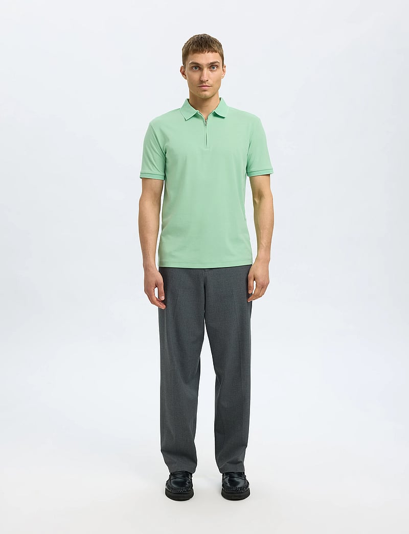 Selected - SLHFAVE ZIP SS POLO NOOS - kurzärmelig - hemlock - 4