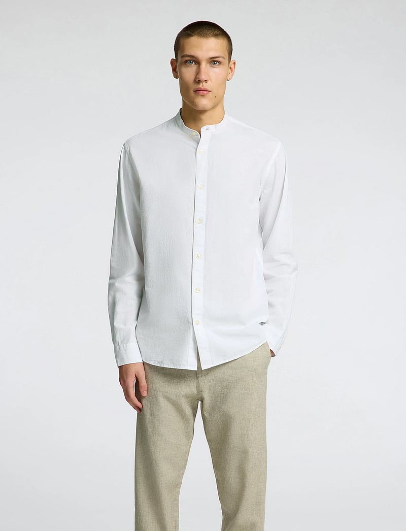 Selected - SLHREGNEW-LINEN SHIRT LS CHINA W - leinenhemden - white - 0