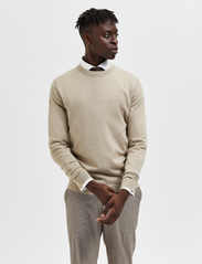 Selected Homme - SLHTOWN MERINO COOLMAX KNIT CREW NOOS - basic knitwear - pure cashmere - 2