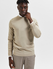 Selected Homme - SLHTOWN MERINO COOLMAX KNIT CREW NOOS - perusneuleet - pure cashmere - 4