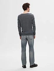 Selected Homme - SLHROME LS KNIT CREW NECK NOOS - perusneuleet - anthracite - 3
