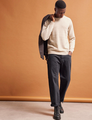 Selected Homme - SLHNEWCOBAN LAMBS WOOL CREW NECK W NOOS - round necks - kelp - 5