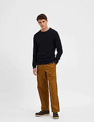 Selected Homme - SLHLOOSE-SALFORD 220 FLEX PANTS W NOOS - chinos - breen - 3