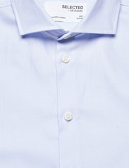 Selected Homme - SLHSLIM-ETHAN SHIRT LS CUT AWAY NOOS - basic skjorter - light blue - 2