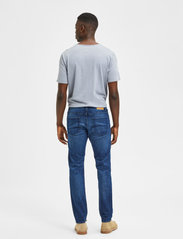Selected Homme - SLHSTRAIGHT-SCOTT 22602MB SUP JNS W - regular jeans - medium blue denim - 3