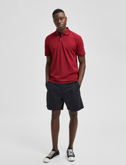 Selected Homme - SLHCOMFORT-HOMME FLEX SHORTS W NOOS - chinos shorts - black - 4