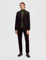Selected Homme - SLHTOWN MERINO COOLMAX KNIT ROLL B - stickade basplagg - forest night - 6