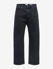 Selected Homme - SLHLOOSE-KOBE 24301 BLACK JEANS W - relaxed jeans - black denim - 2