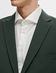 Selected Homme - SLHSLIM-ELON BLZ FLEX B NOOS - blazers met dubbele knopen - dark green - 9